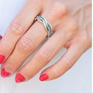 Silver ring paparazzi